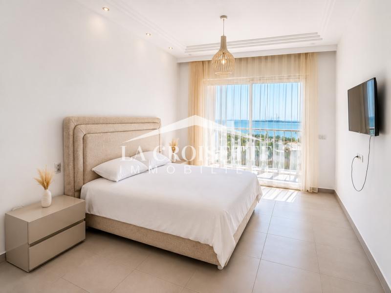 Penthouse meublé S+4 avec piscine et vue sur lac au Lac 2